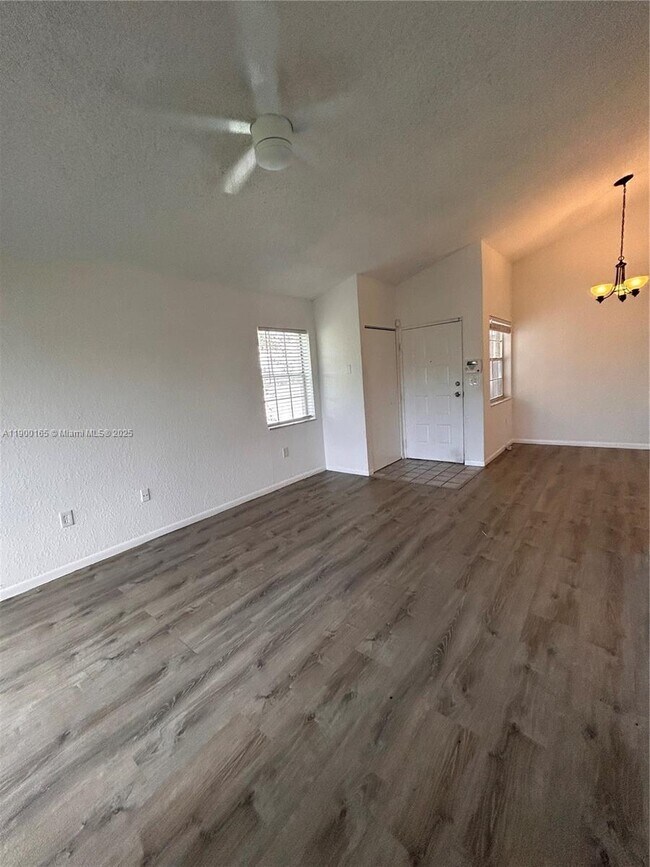 Building Photo - 2841 N Oakland Forest Dr