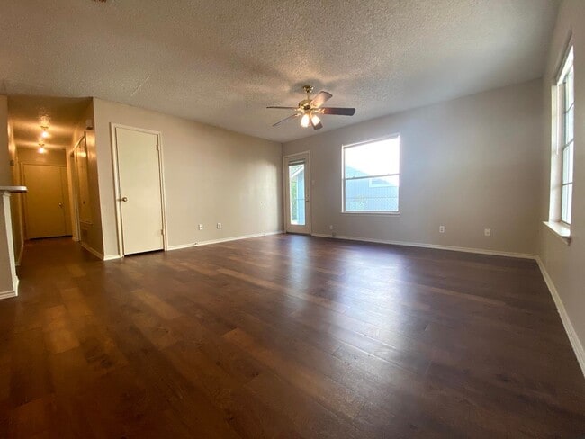 Foto del edificio - 9205 Shadow Crest, Converse, TX. 78109