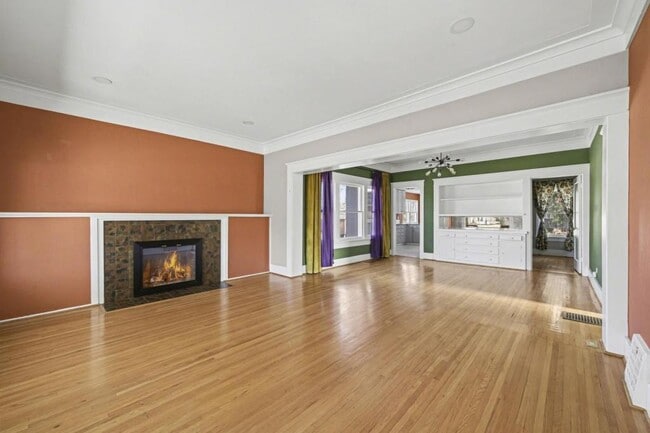 Building Photo - 1846 W 12th Street Rd