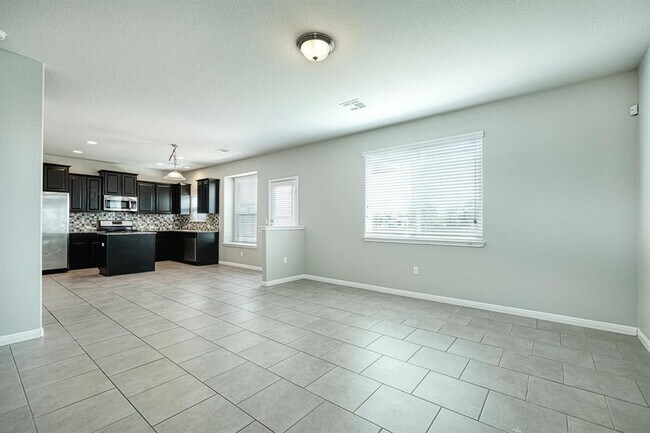Building Photo - 100 Northern Flicker St
