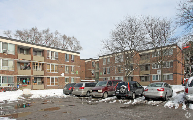 Foto principal - 675 Kennedy Rd