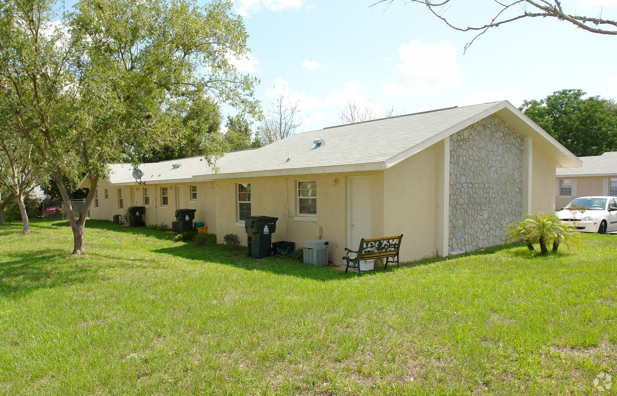 Building Photo - Clermont Villiage Apartments