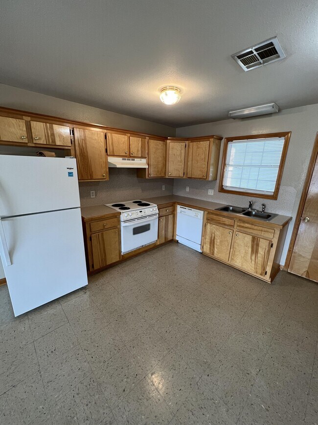 Foto del edificio - 1652 St John Bosco St