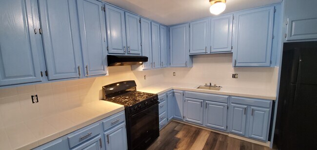 Kitchen - 3669 Mission St