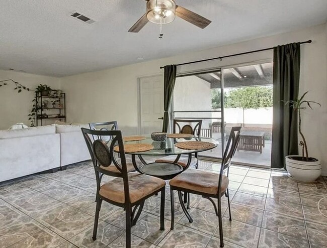 Foto del edificio - Charming 3-Bed/2-Bath Single-Story Home In Hemet!