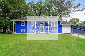 Building Photo - 1455 Helen Ln SW