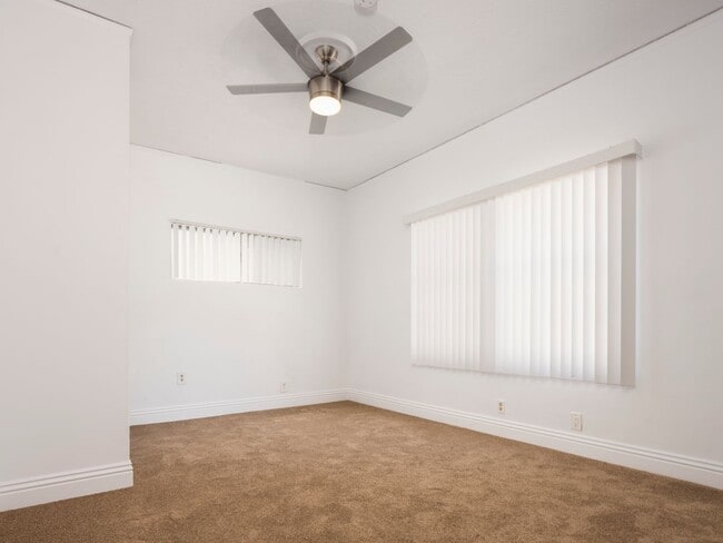 Building Photo - 227 S Gale Dr