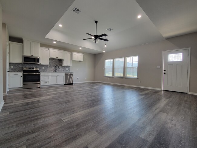 Building Photo - 112 Cora Lee Ln