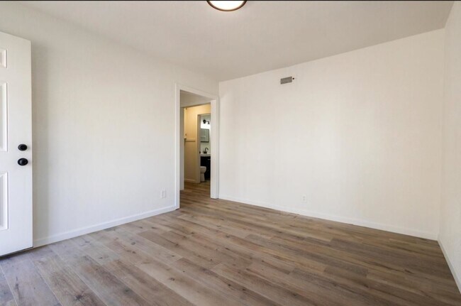 Foto del edificio - 614 N Osage St