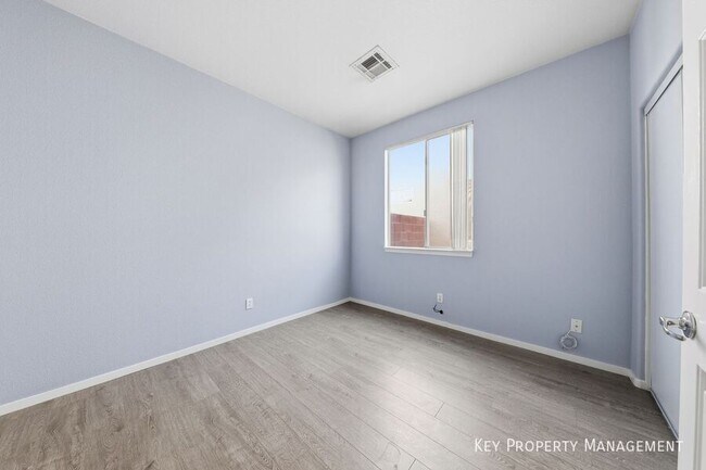 Foto del edificio - 9124 Falling Acorn Ct