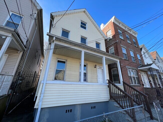Building Photo - 504 Fulton St