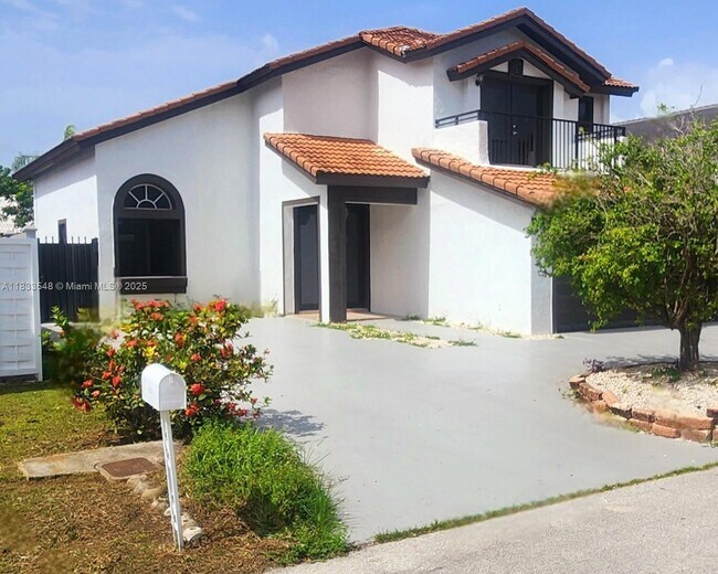 Foto del edificio - 8576 SW 210th Terrace