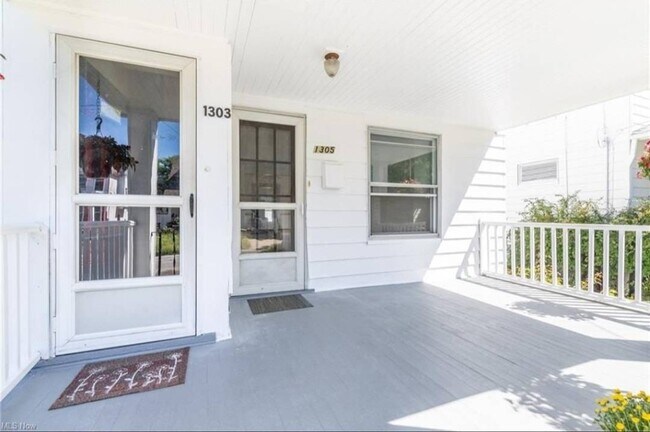 Foto del edificio - 1303 Lakeland Ave