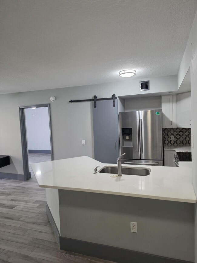 Building Photo - 4211 San Marino Blvd