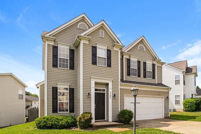Foto del edificio - 5703 Waverly Lynn Ln