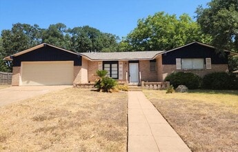 Building Photo - 807 Country Club Rd