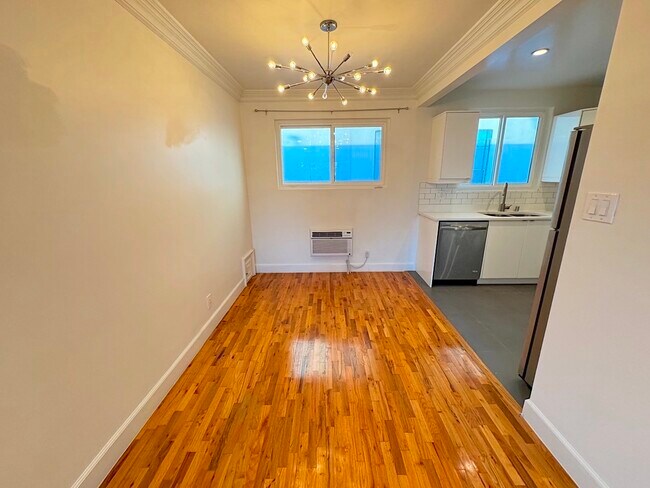 Foto del edificio - 8585 Pickford St