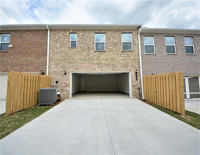 Building Photo - 2966 Chene Dr