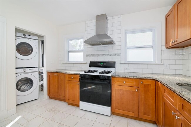 Building Photo - 21 Wollaston Ave