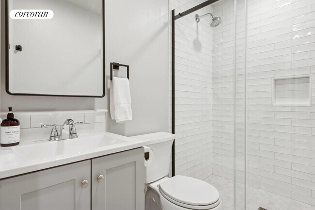 Foto del edificio - 232 Norris Ln