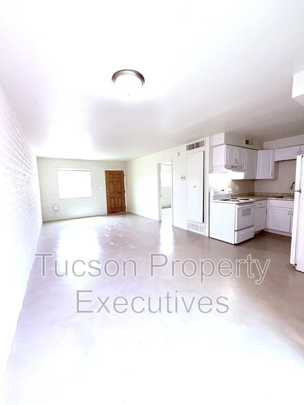 Foto del edificio - 319 E Blacklidge Dr