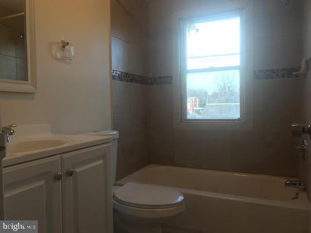 Building Photo - 85 Winters Ln