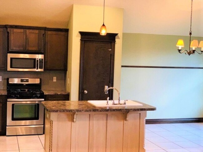 Foto del edificio - 3036 NW 191st Terrace