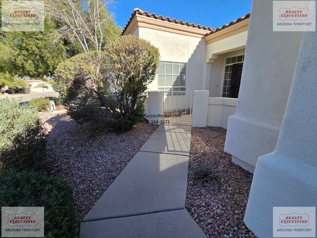 Foto del edificio - NE off Wrightstown & Pantano 3/2 with pool, patio and loads of upgrades