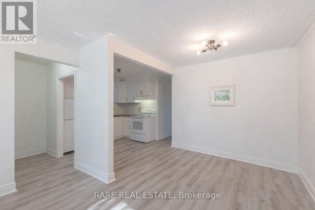 Building Photo - 352 Hopewell Ave