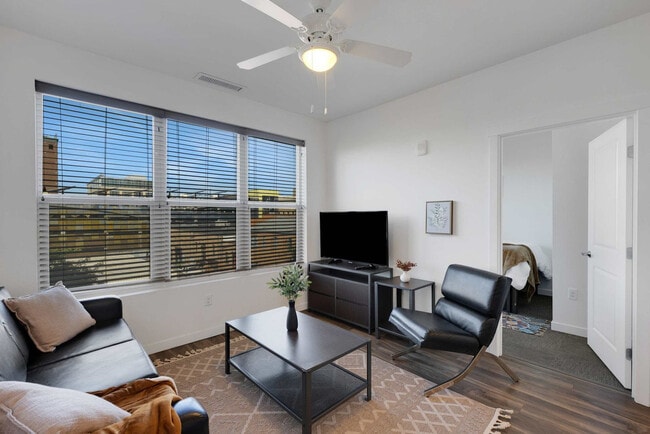 Building Photo - 305 E Front St