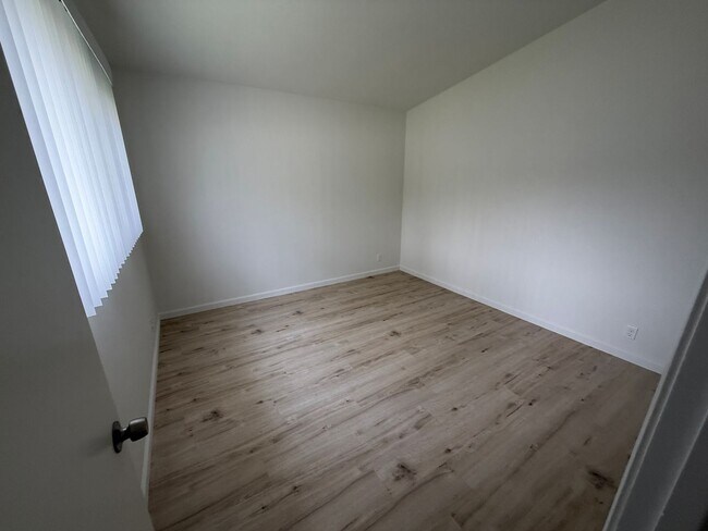 Building Photo - Capitola, 1bd. 1ba. single level apartment in great location near Capitola Village.