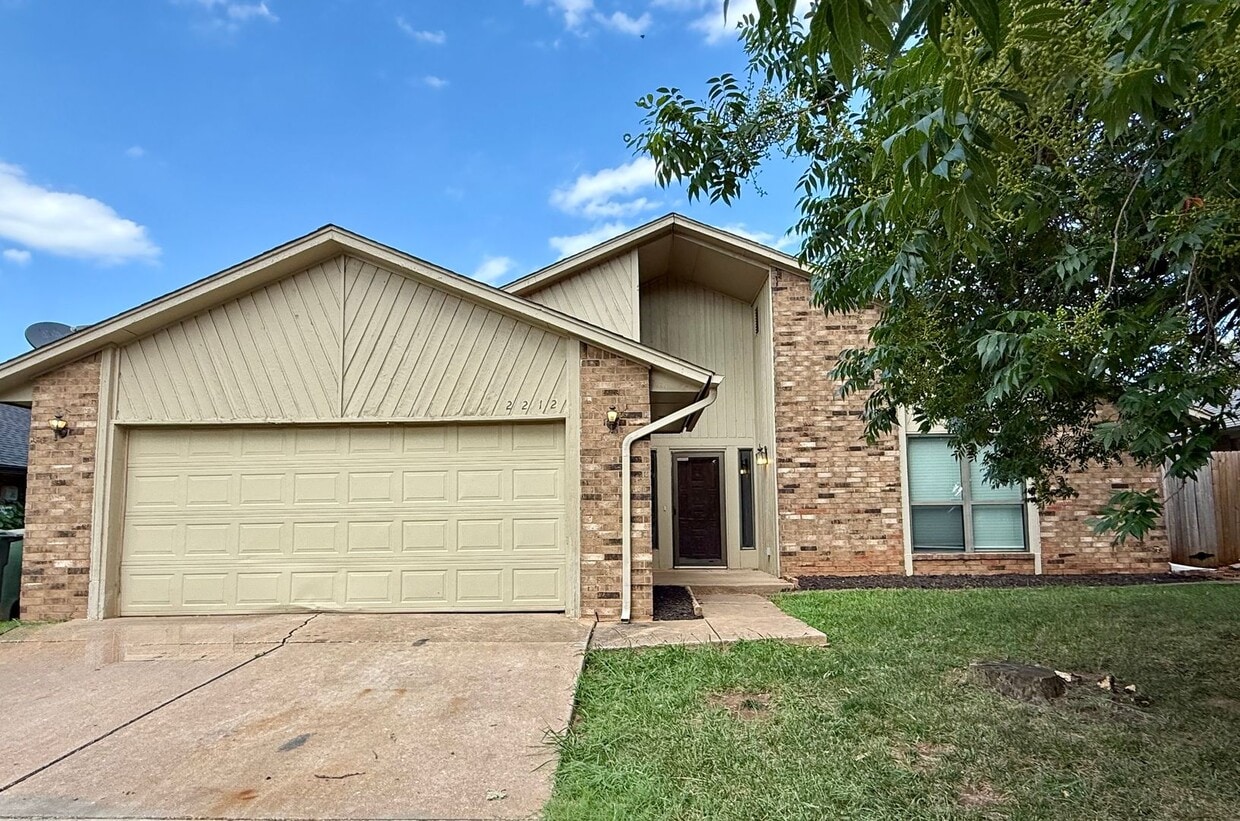 Primary Photo - 3 bed, 2 bath Home in Ripple Creek!