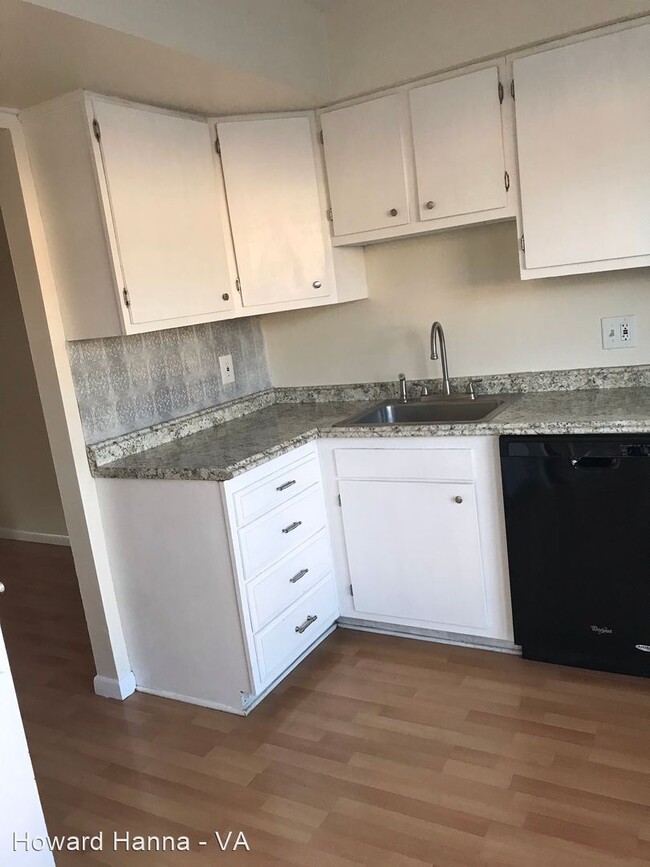 Building Photo - 3 br, 1.5 bath House - 681 Governors Way
