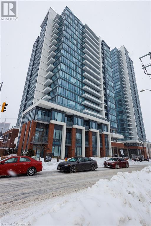 Building Photo - 5 Wellington St S