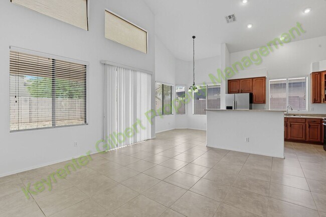 Building Photo - 33958 N Barbara Dr
