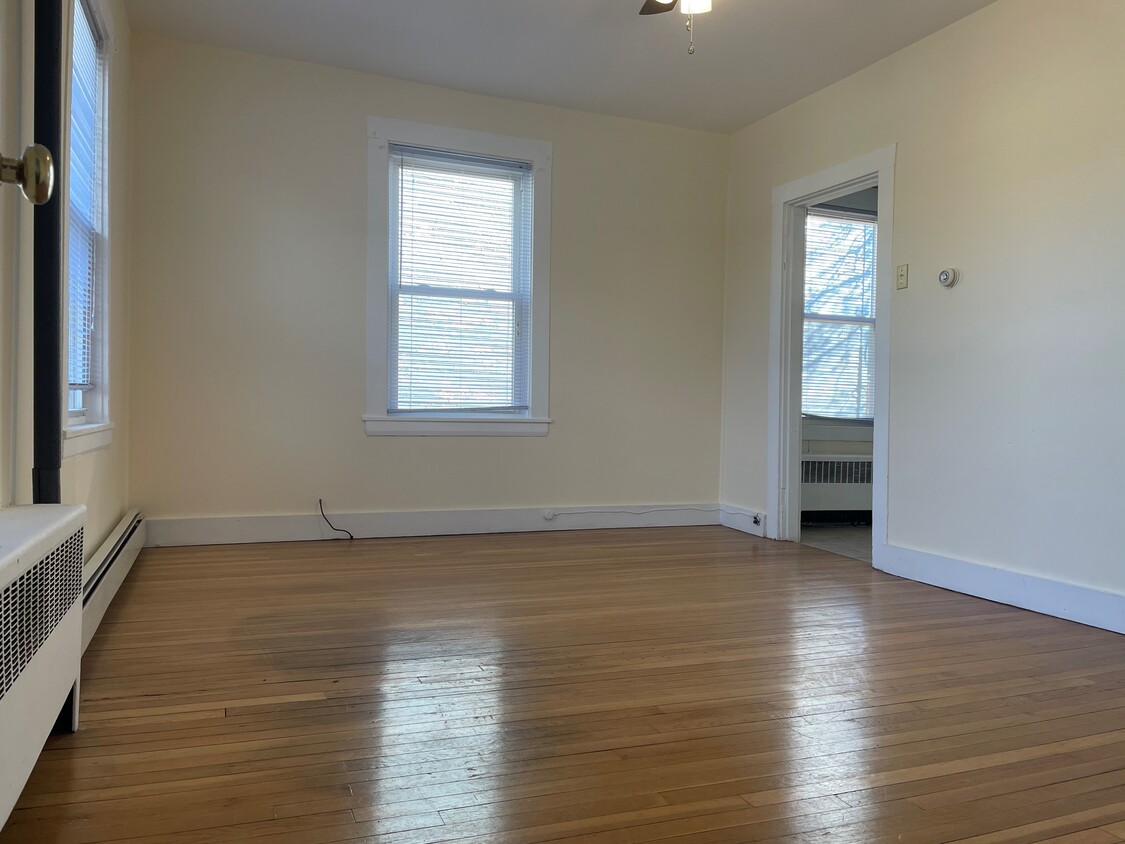 Primary Photo - 138 Hampshire St