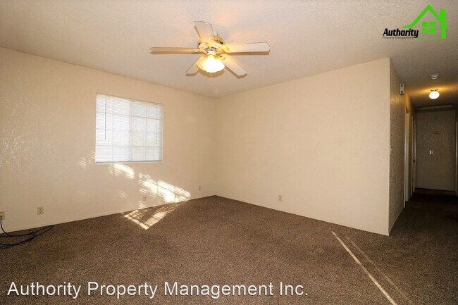 Building Photo - 3 br, 1.5 bath House - 3281 Foothill Vista Dr