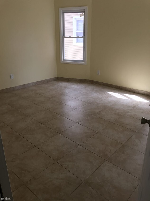Foto principal - 180 Springdale Ave
