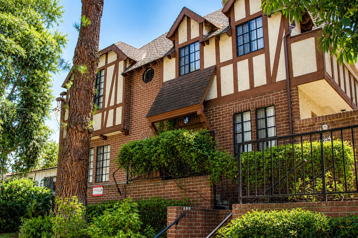 Foto del edificio - 14228-14230 Dickens St