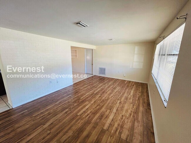 Foto del edificio - 3600 Berkshire St