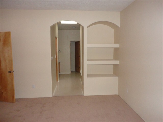 Building Photo - 1036 Desert Willow Place NE