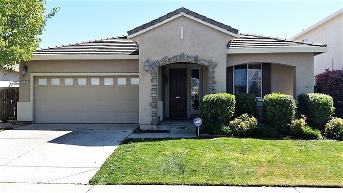 Primary Photo - Beautiful 3 bedroom 2 bath in Lincoln!