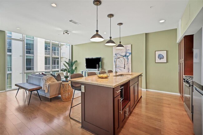 Building Photo - 1600 Barton Springs Rd