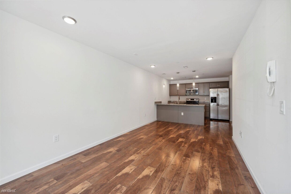 Primary Photo - 2 br, 2 bath Triplex - 4618 Sansom St Unit 1