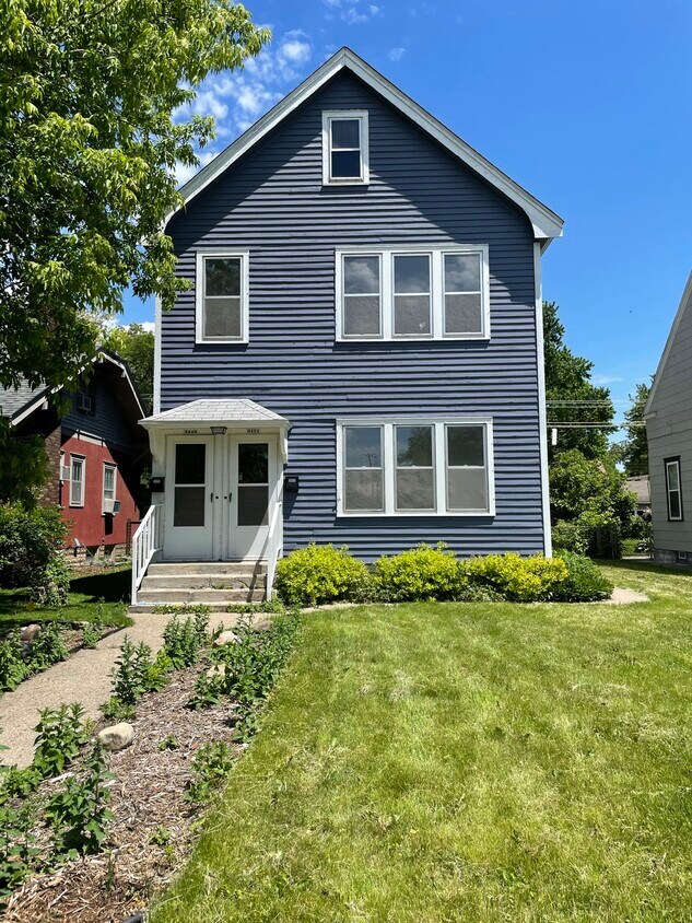 Foto principal - 3451 Snelling Ave