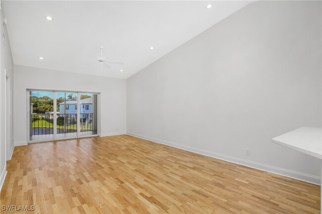 Building Photo - 832 Tanbark Dr