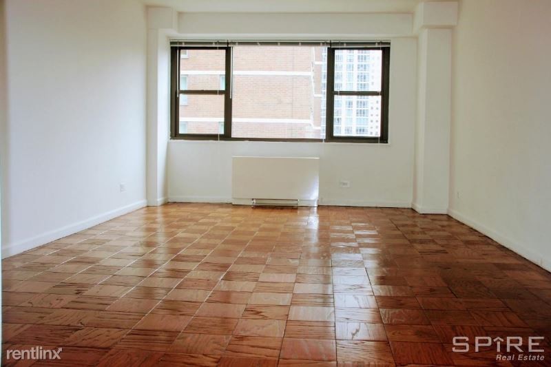 Building Photo - 8 W 55th St