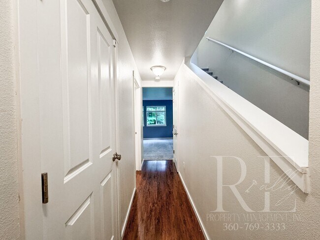 Foto del edificio - Nice 2-Story End of Road Privacy