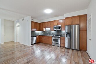 Building Photo - 128 Orange Ct