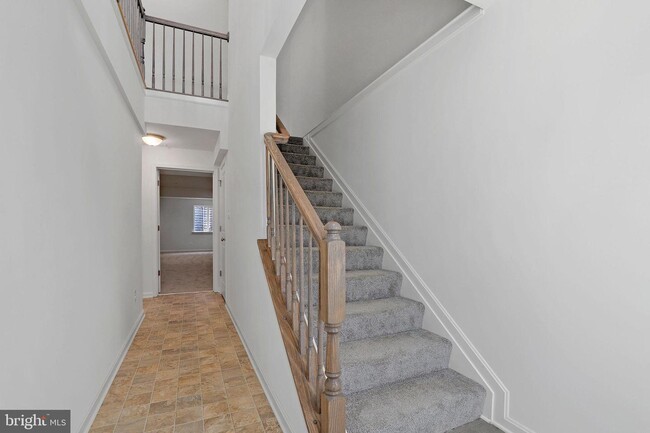 Building Photo - 111 Trails Way